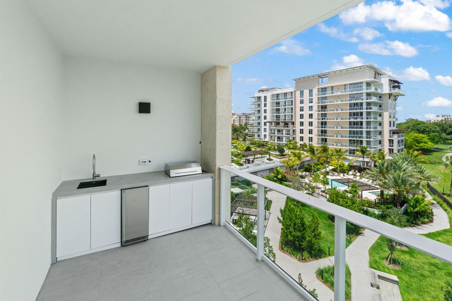 Exterior details and patio area of a home in Alina Residences, Boca Raton (Image 16).