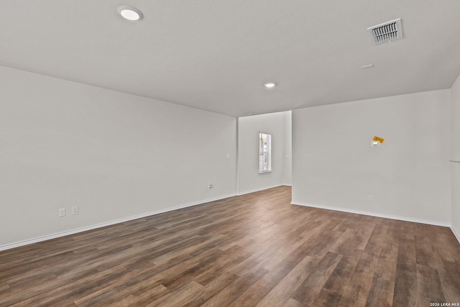 Spacious, unfurnished interior of a new home in , New Braunfels (Image 17).