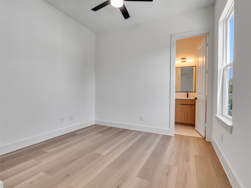 Spacious, unfurnished interior of a new home in , Houston (Image 38).