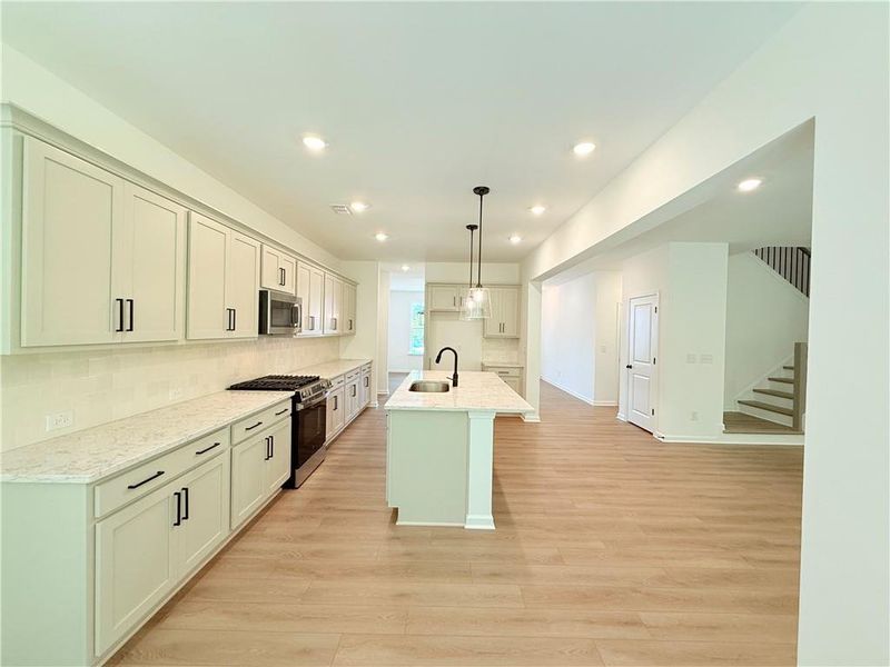 Furnished interior view inside a new home in Creekside, Dawsonville (Image 7). Furnished interior view inside a new home in Creekside, Dawsonville (Image 7).