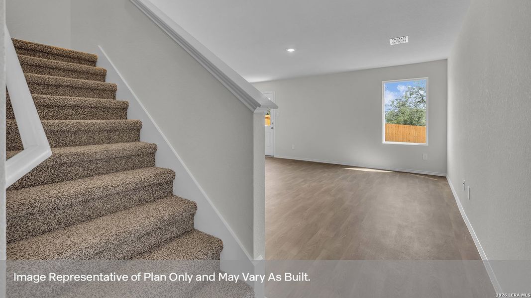 Spacious, unfurnished interior of a new home in , Luling (Image 10).