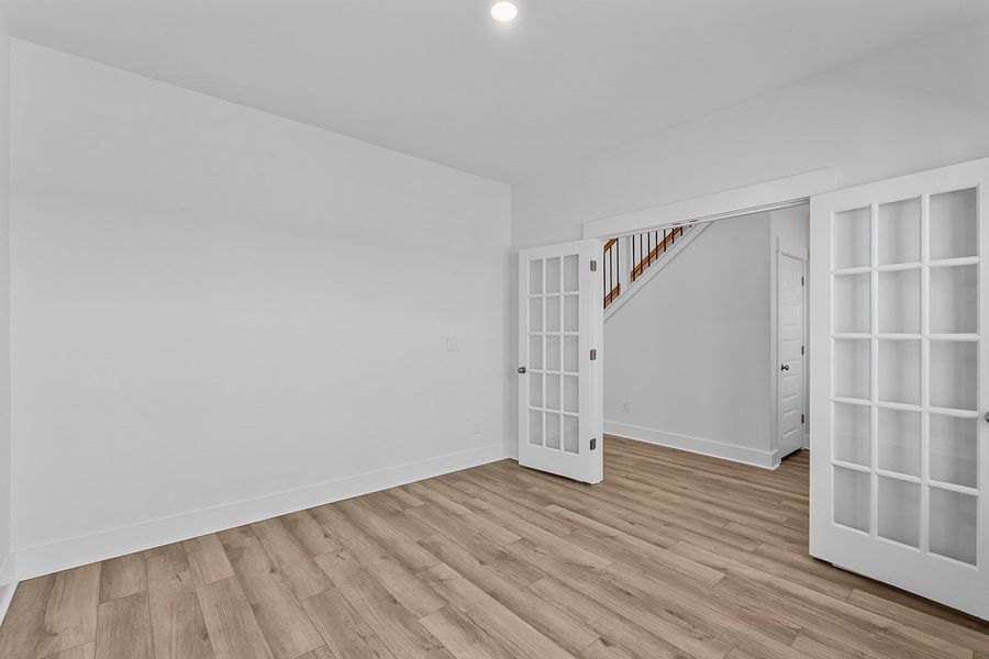 Spacious, unfurnished interior of a new home in Fieldstone, Lexington (Image 23).