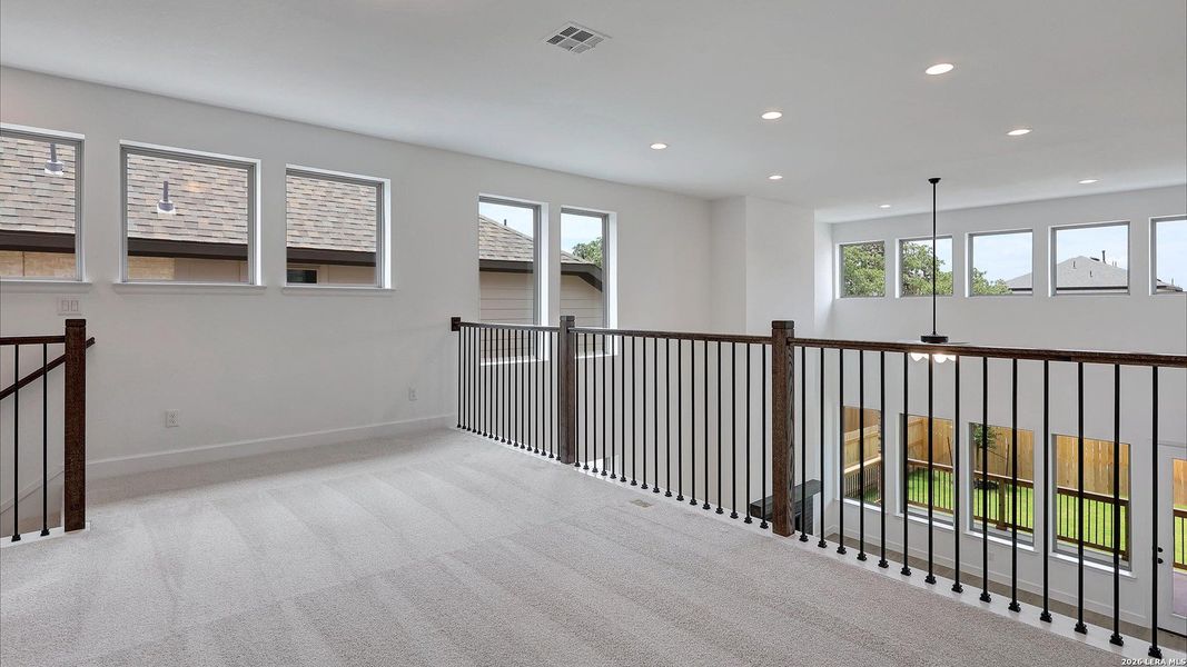 Spacious, unfurnished interior of a new home in Corley Farms, Boerne (Image 12).