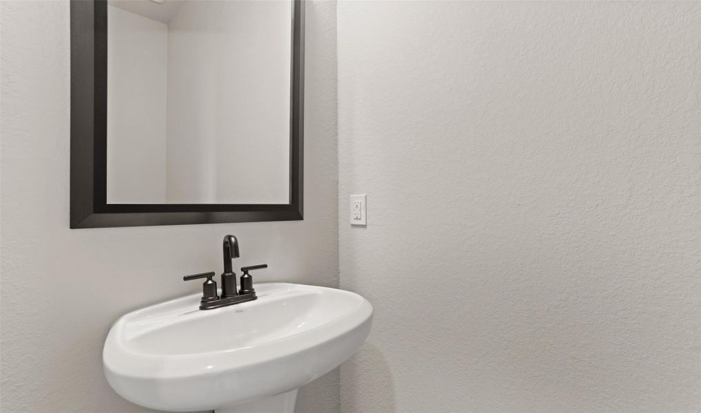 Powder bath (*Photo not of actual home and used for illustration purposes only.) Powder bath (*Photo not of actual home and used for illustration purposes only.)