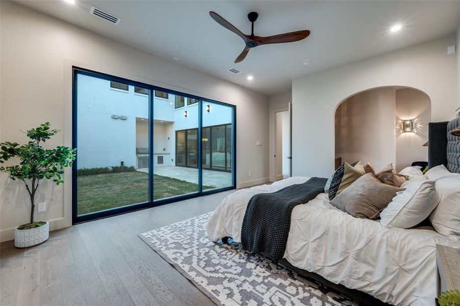 Furnished interior view inside a new home in , Dallas (Image 7). Furnished interior view inside a new home in , Dallas (Image 7).