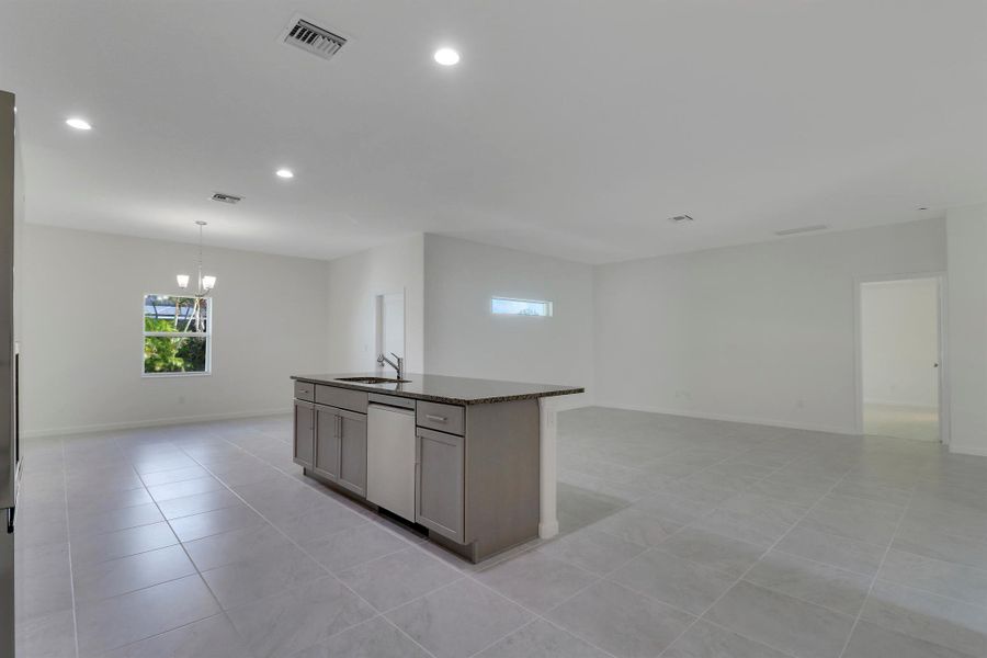 Spacious, unfurnished interior of a new home in , Port St. Lucie (Image 15).