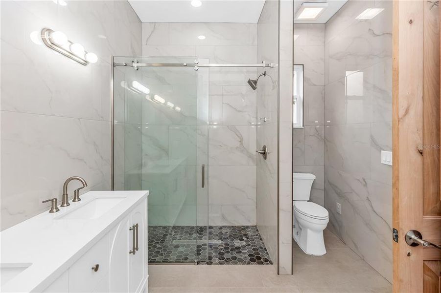 Furnished interior view inside a new home in , Orlando (Image 17).