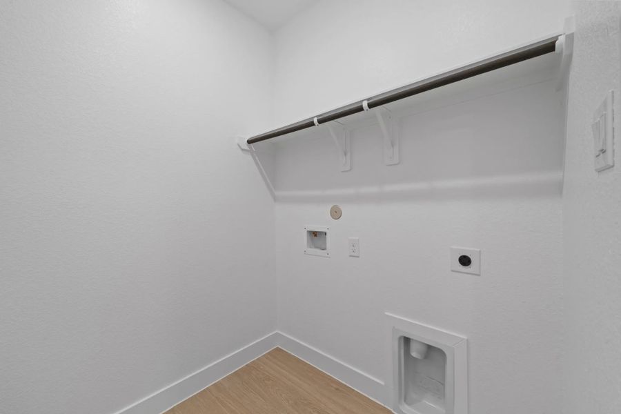 Spacious, unfurnished interior of a new home in The Woodlands Hills, Willis (Image 27).