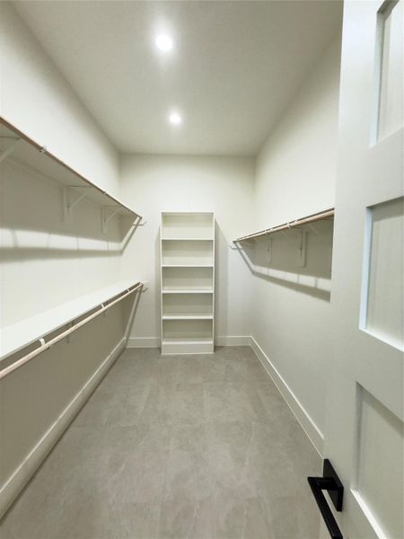 Spacious, unfurnished interior of a new home in , Livingston (Image 34).