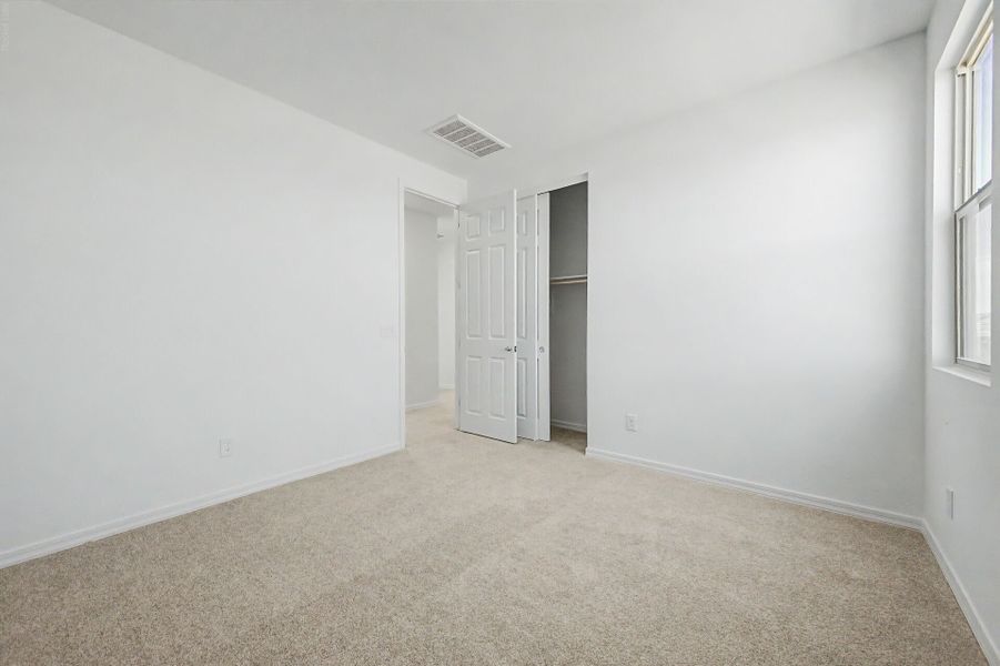 Spacious, unfurnished interior of a new home in White Tank Vistas, Waddell (Image 16).