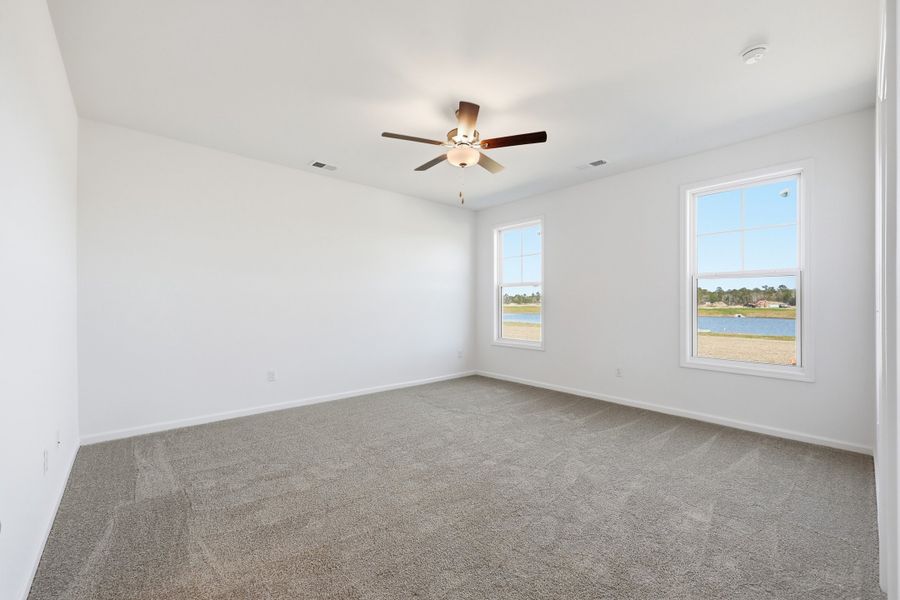 Representative unfurnished interior of a home built from the Habersham II by Great Southern Homes in Edgefield, Loris (Image 74).
