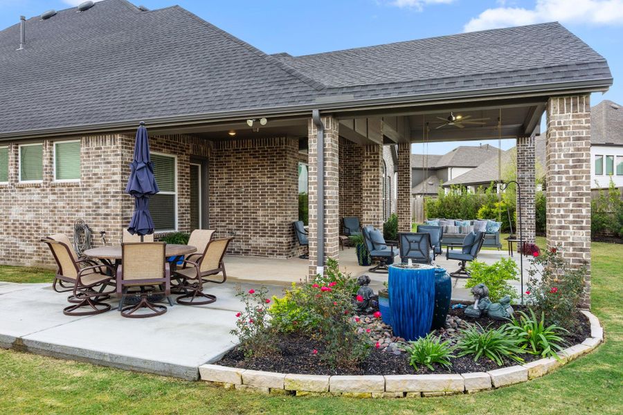Exterior details and patio area of a home in , Katy (Image 25).