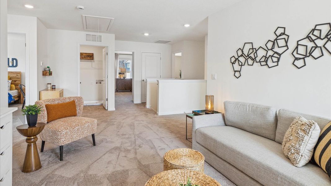 Representative furnished interior of a home built from the Hanover by D.R. Horton in Fieldcrest Acres, Blountville (Image 15).