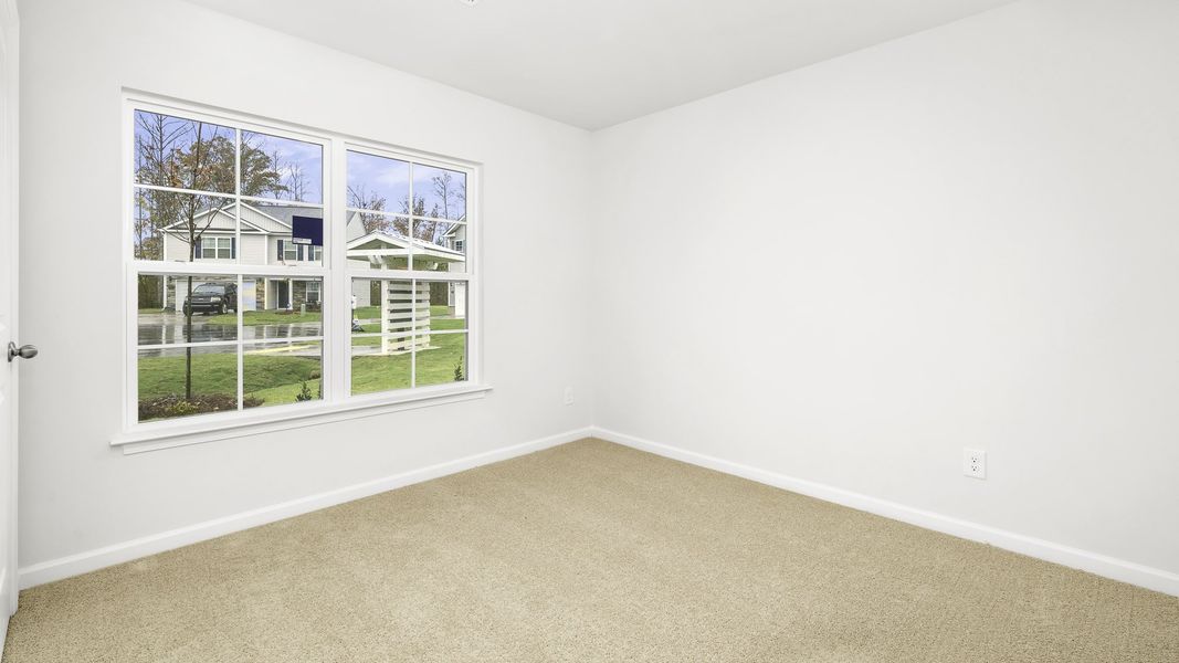 Spacious, unfurnished interior of a new home in Quail Haven, Winston-Salem (Image 8).