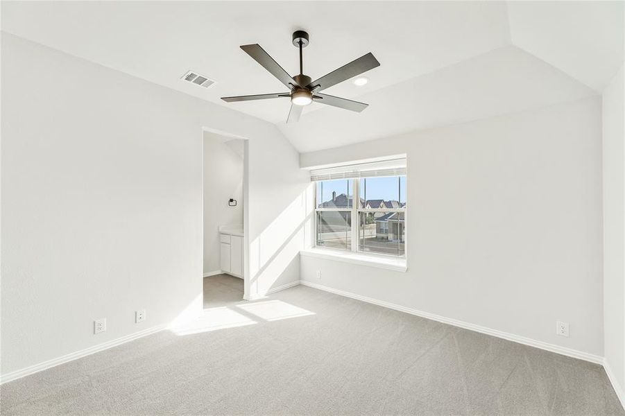 Spacious, unfurnished interior of a new home in Sutton Fields, Celina (Image 31).