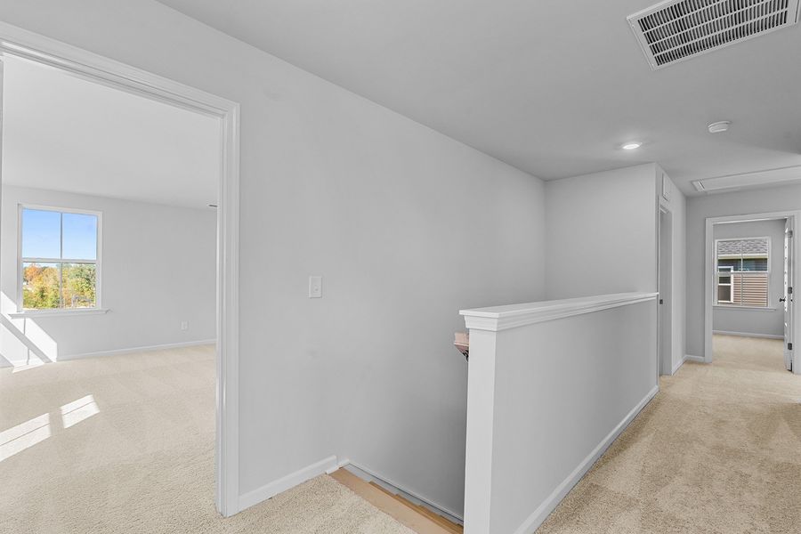 Spacious, unfurnished interior of a new home in Fieldstone, Lexington (Image 27).