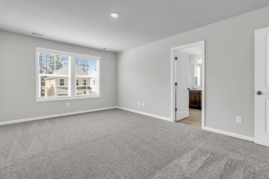 Spacious, unfurnished interior of a new home in Central Creek, Goose Creek (Image 50).