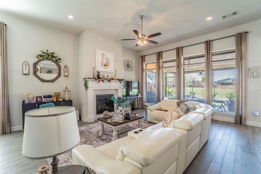 Furnished interior view inside a new home in Bridgewater 60', Midlothian (Image 13).