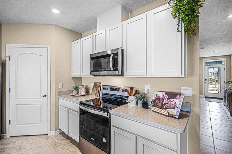 Furnished interior view inside a new home in , Lakeland (Image 12).