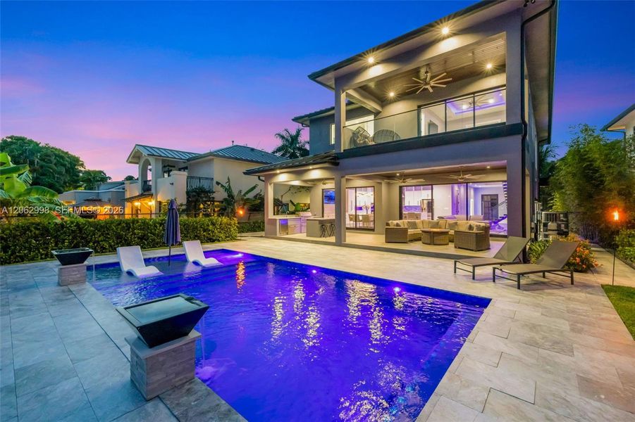 Exterior details and patio area of a home in , Fort Lauderdale (Image 39).