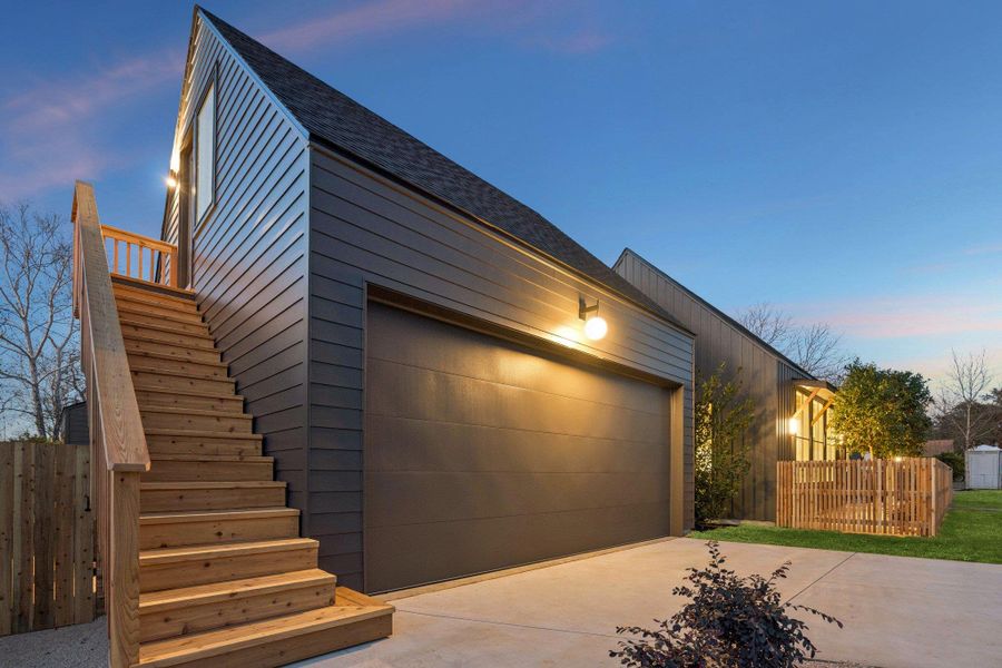 Separate private access to the guest suite.