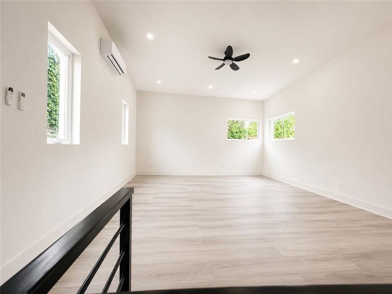 Spacious, unfurnished interior of a new home in , Atlanta (Image 37).