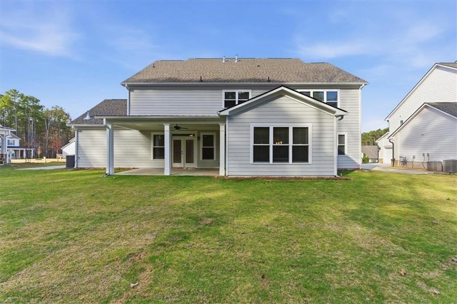 Exterior details and patio area of a home in Ford Landing, Acworth (Image 4).