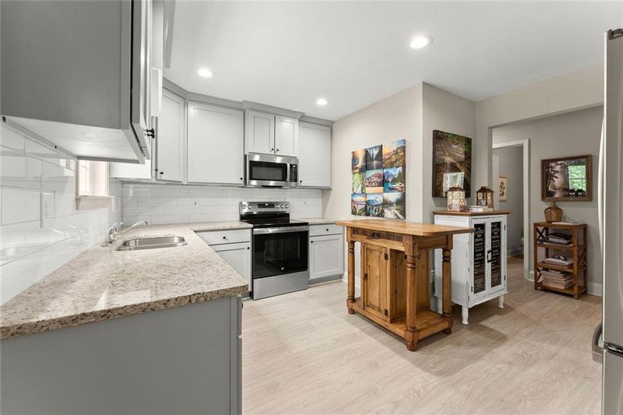 Furnished interior view inside a new home in , Clermont (Image 17).