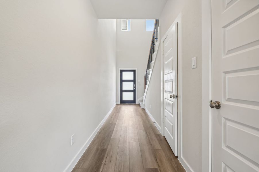 Spacious, unfurnished interior of a new home in Granger Pointe - Traditional Series, Conroe (Image 7).