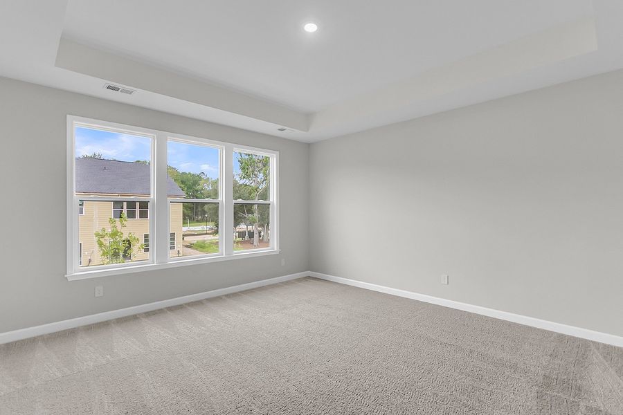 Spacious, unfurnished interior of a new home in Pineland Preserve, Summerville (Image 26).