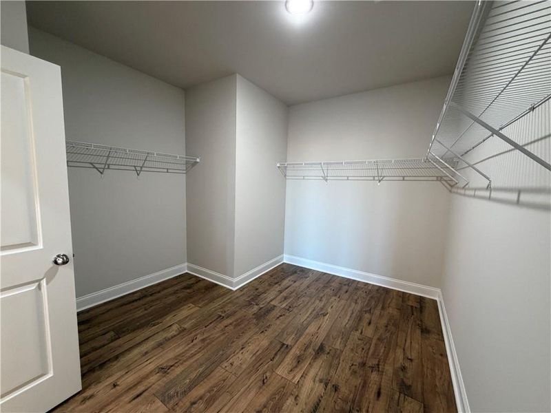 Spacious, unfurnished interior of a new home in , Jefferson (Image 37).