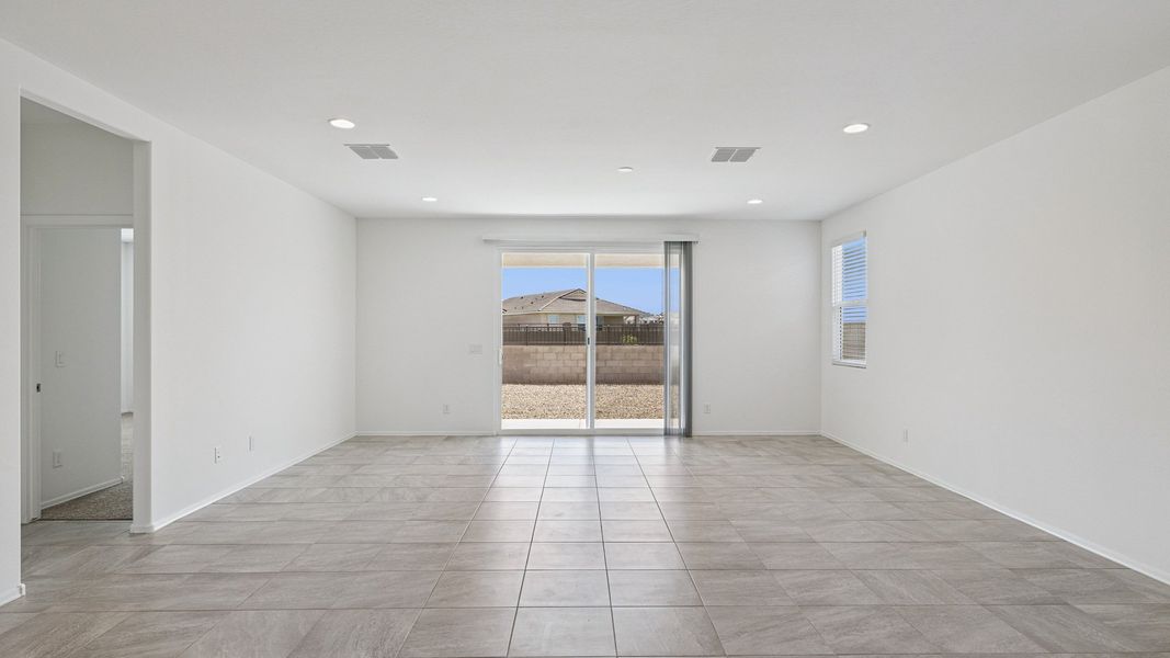 Spacious, unfurnished interior of a new home in Moonlight, Maricopa (Image 16).