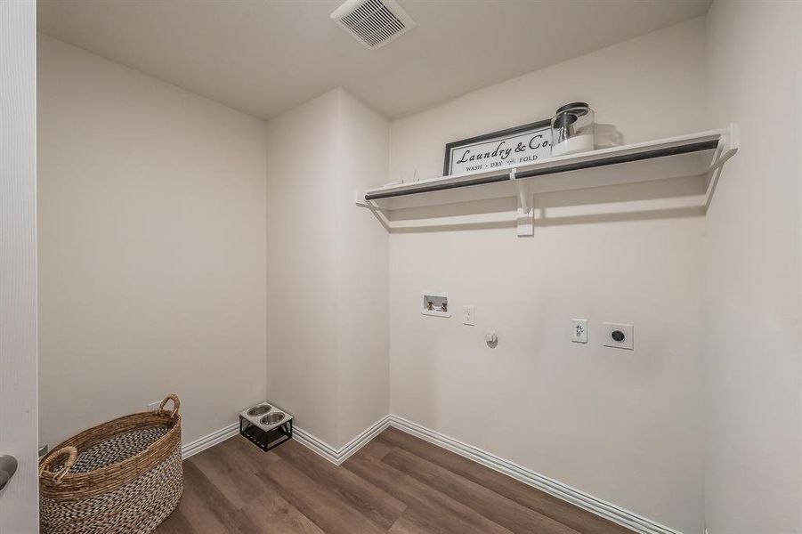 Spacious, unfurnished interior of a new home in Craftsman’s Corner, Cleburne (Image 20).