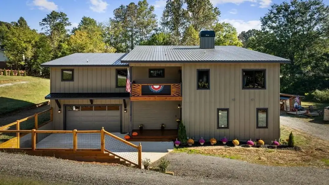 Exterior details and patio area of a home in , Blue Ridge (Image 36).