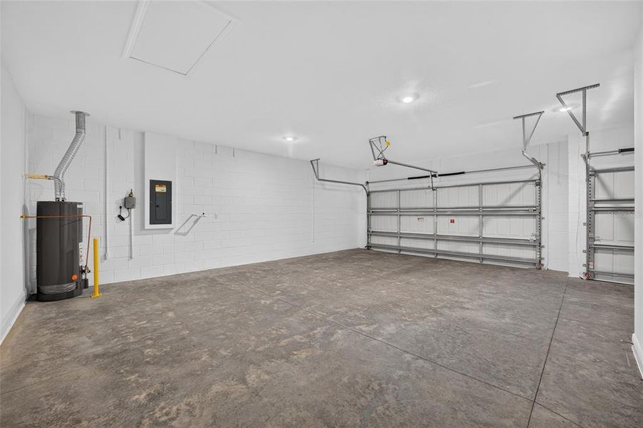 Spacious, unfurnished interior of a new home in , Ocala (Image 52).