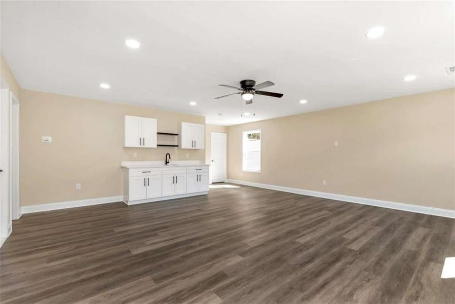 Spacious, unfurnished interior of a new home in , Jefferson (Image 36).