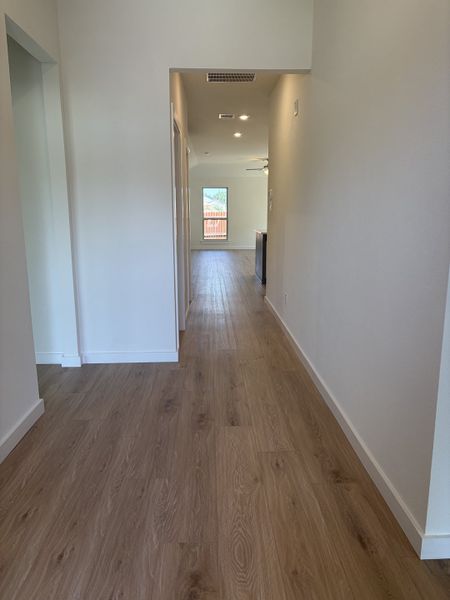 Spacious, unfurnished interior of a new home in Trail Creek, Cleburne (Image 11). Spacious, unfurnished interior of a new home in Trail Creek, Cleburne (Image 11).
