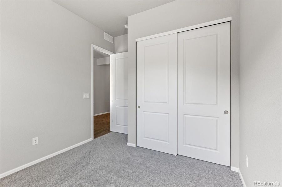 Spacious, unfurnished interior of a new home in , Golden (Image 31).