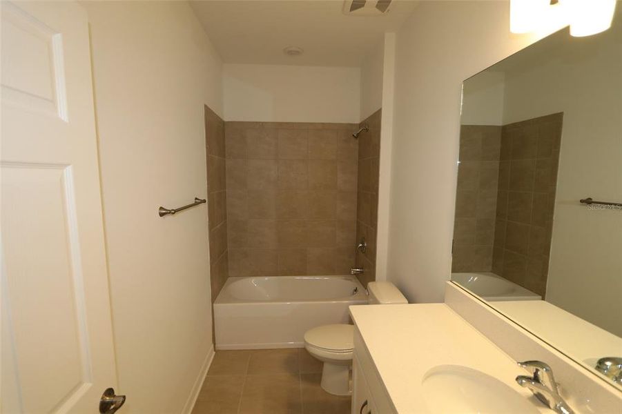 Furnished interior view inside a new home in , Sarasota (Image 7).