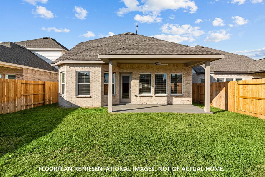 Exterior details and patio area of a home in Moran Ranch, Willis (Image 3).