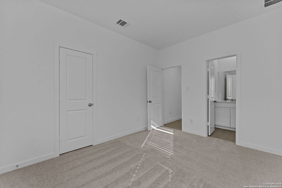 Spacious, unfurnished interior of a new home in , New Braunfels (Image 12).