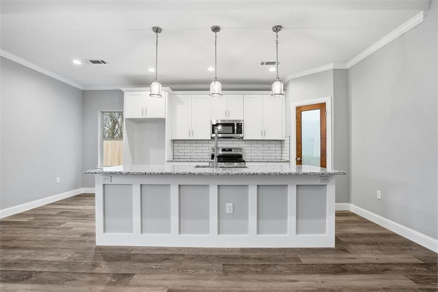 Furnished interior view inside a new home in , Granbury (Image 10).