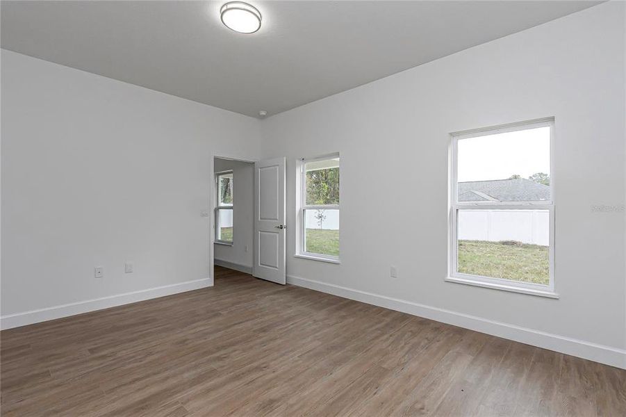 Spacious, unfurnished interior of a new home in , Ocala (Image 38).
