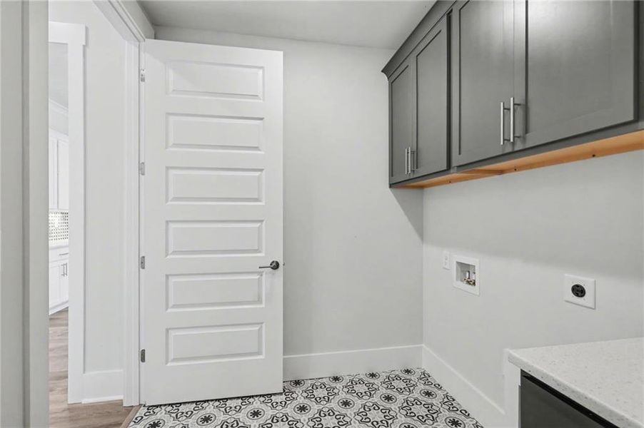 Furnished interior view inside a new home in , Clarkesville (Image 4).