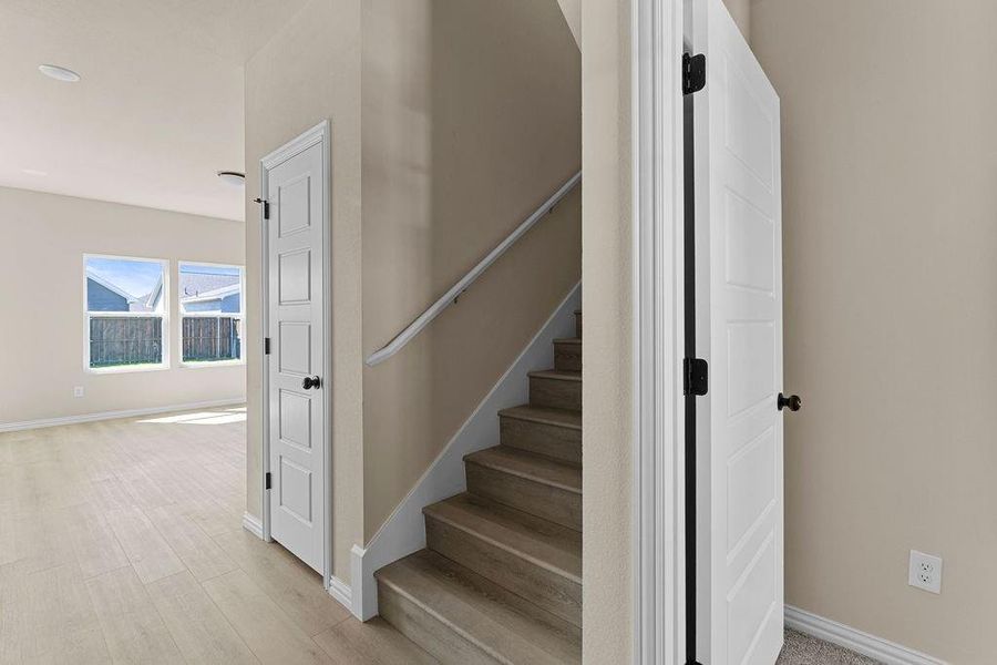 Spacious, unfurnished interior of a new home in Trails of Fossil Creek, Fort Worth (Image 21).