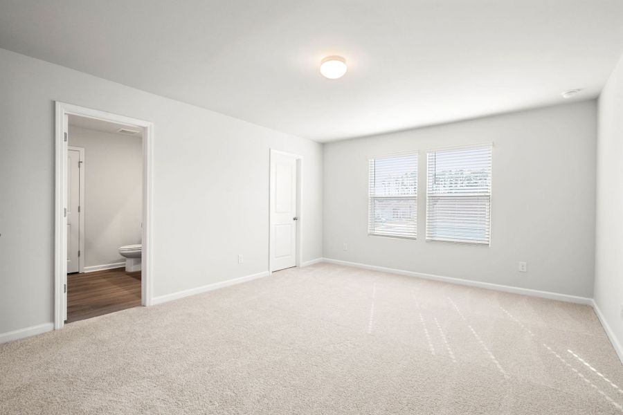 Spacious, unfurnished interior of a new home in Heartwood, Richmond Hill (Image 14).