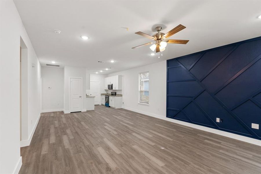 Spacious, unfurnished interior of a new home in , Malakoff (Image 8). Spacious, unfurnished interior of a new home in , Malakoff (Image 8).