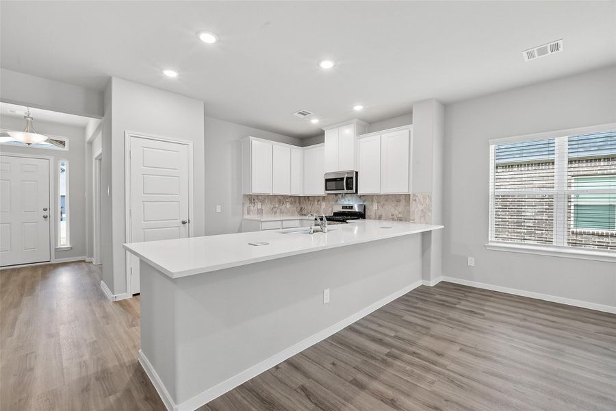 Furnished interior view inside a new home in Rollingbrook Estates, Baytown (Image 16).