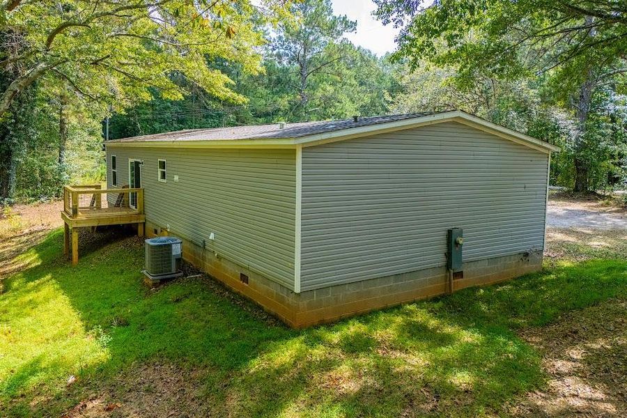Exterior details and patio area of a home in , Carrollton (Image 21).