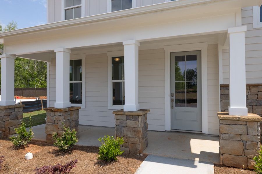 Representative exterior details of a home built from the Charlton by UnionMain Homes in Austin Springs, Bethlehem (Image 3).